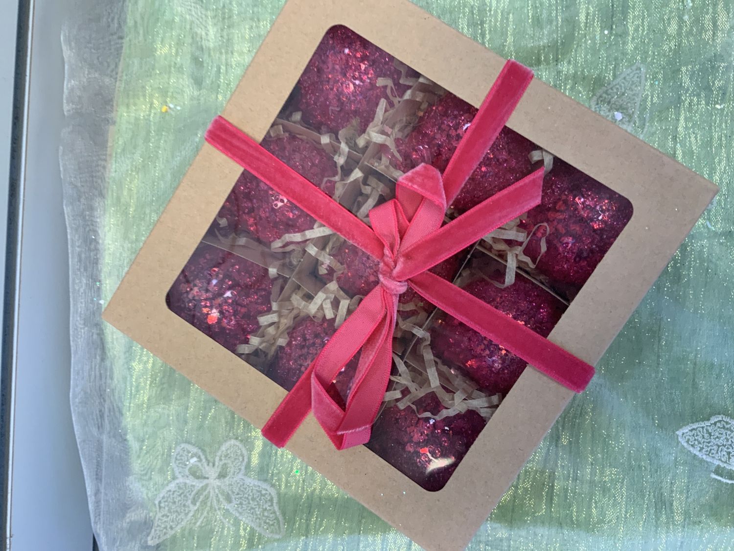 Boxed Ornaments, Pink 9 ct