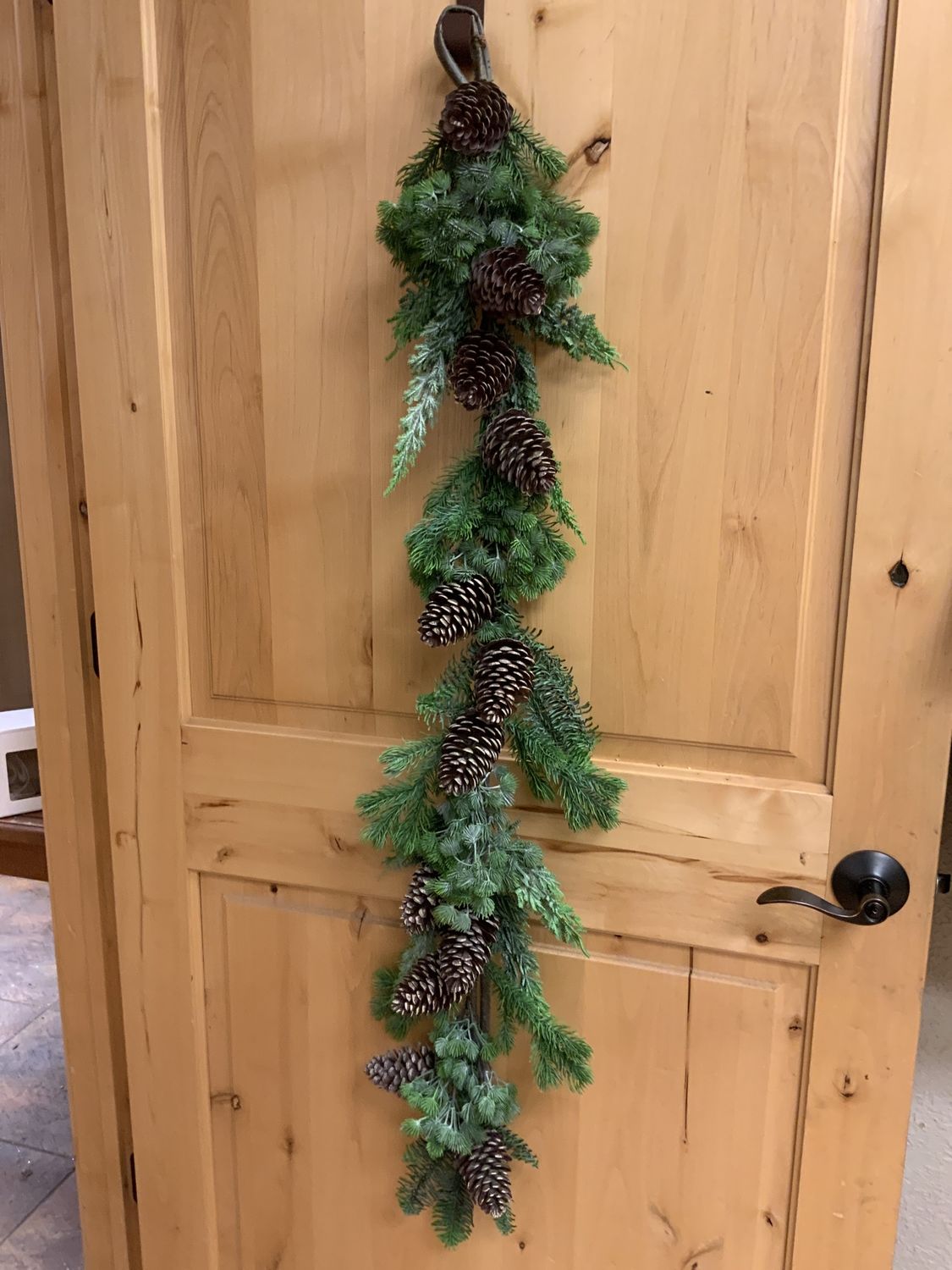 Garland, Pine &amp; Spruce w/Cones 48" Grn