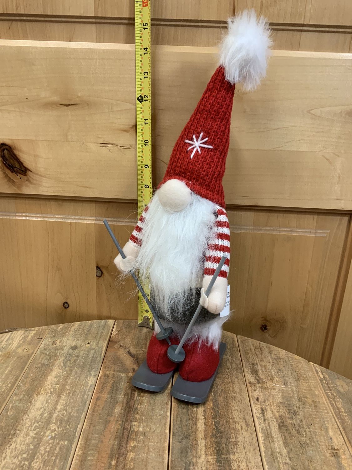 Gnome, on Grey Skiis 14" grey/red