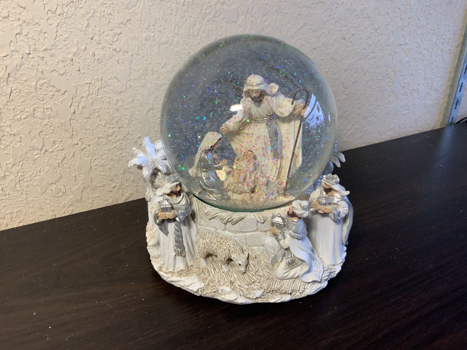 Snow Globe, Nativity White/Silvr wht windup