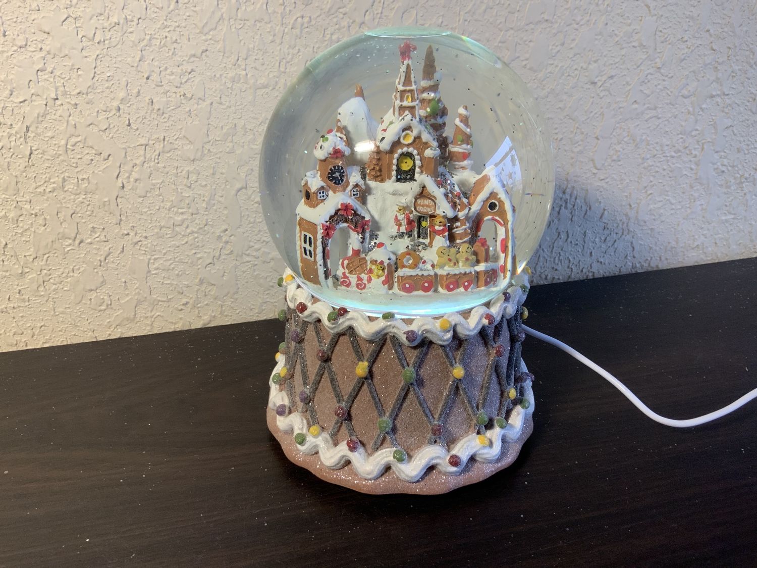 Snow Globe, GingerBread village
