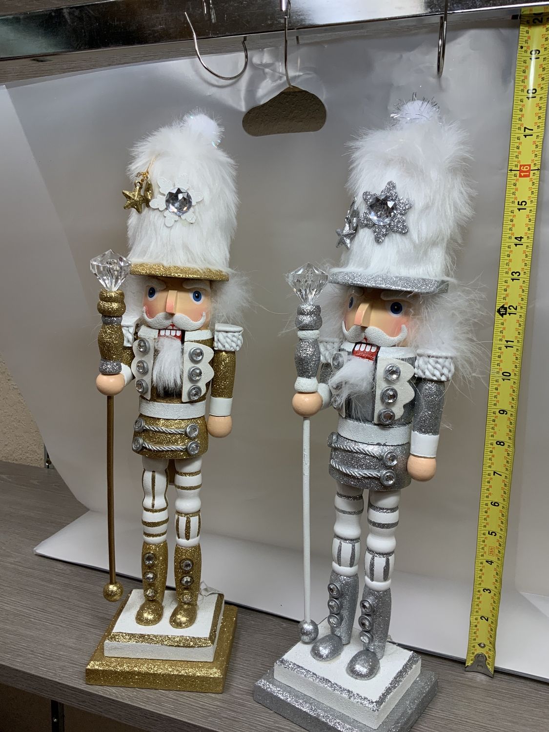 NUTCRACKER, HOLLY WOOD 3/ASSRT 18",SILVR/GOLD