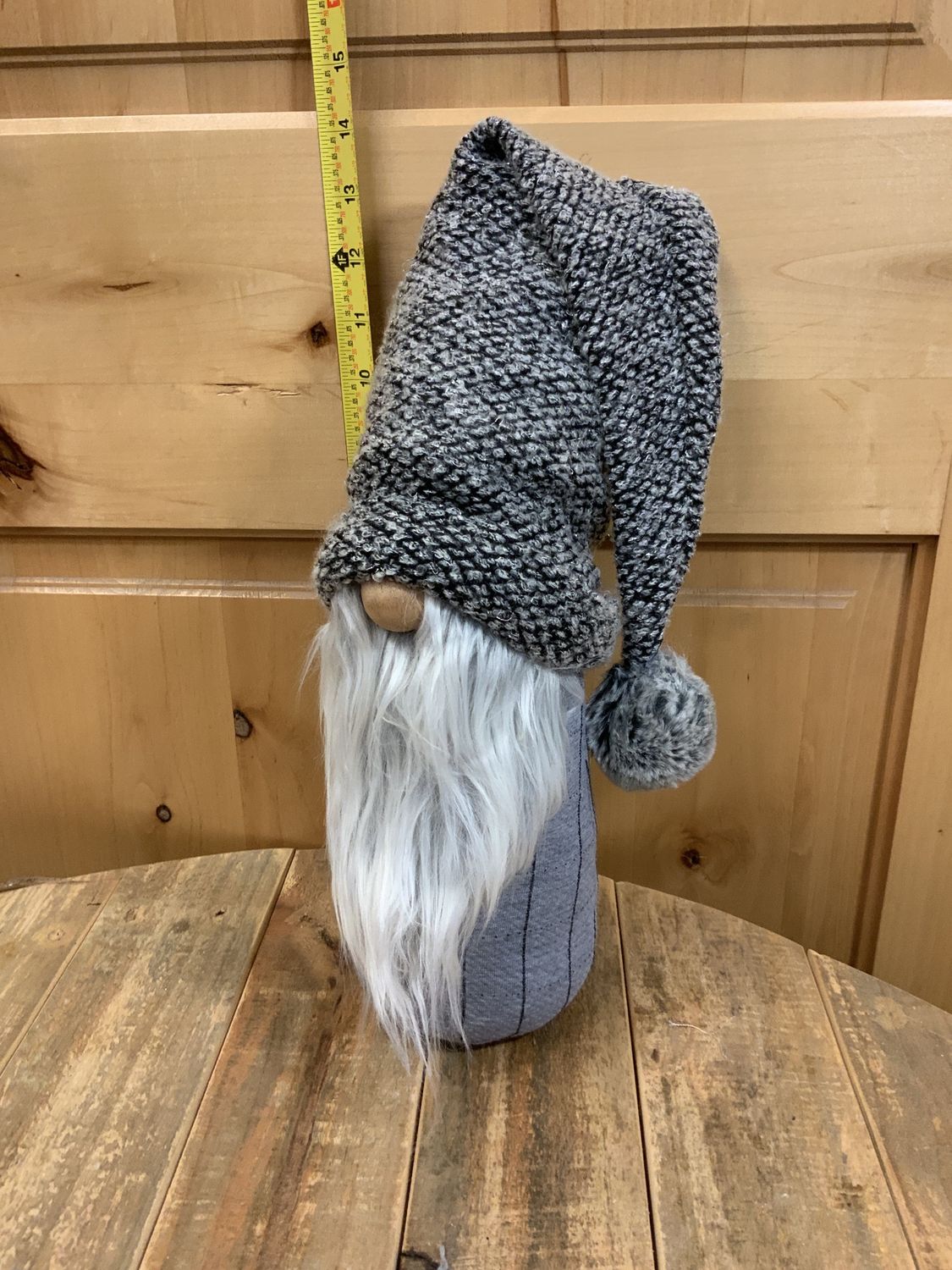 Gnome, Grey w/Blk&amp;Grey Hat no hnds/ft
