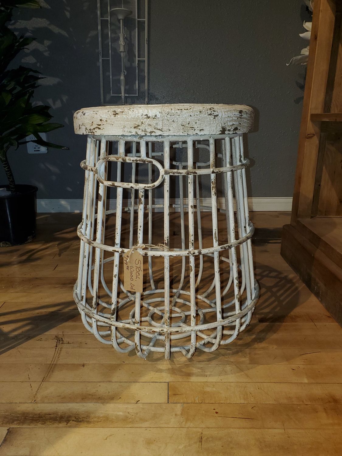 Stool, Wood Lid 22"