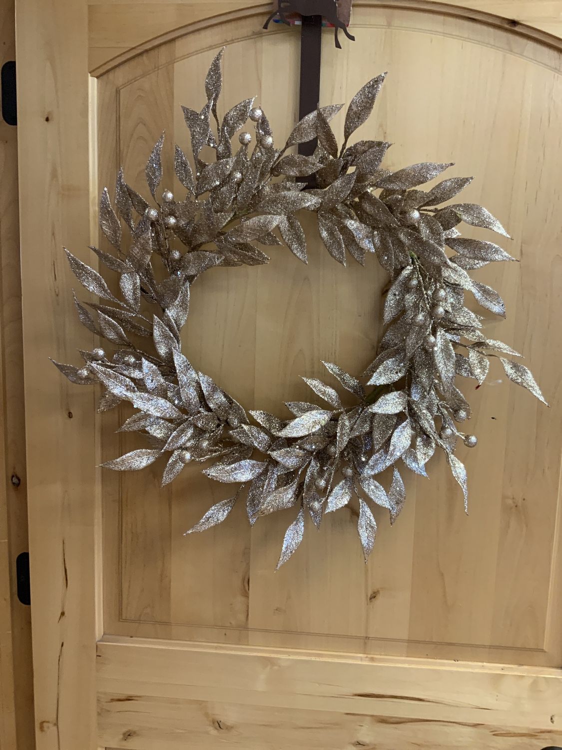Wreath, Glitter Bay Leaf w/Ber 24" ChpGold