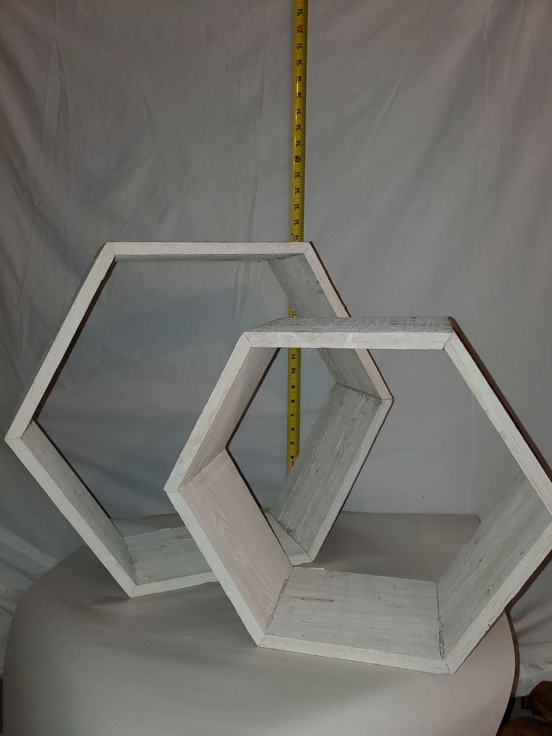 Wall Shelf, hexagon 4 sz/whtwash