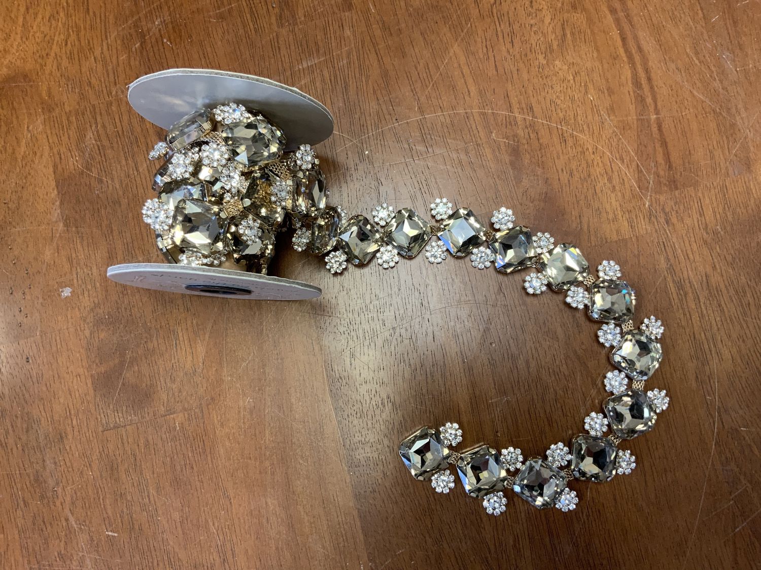 Jewels By the Yard, Topaz 45" gold bas
