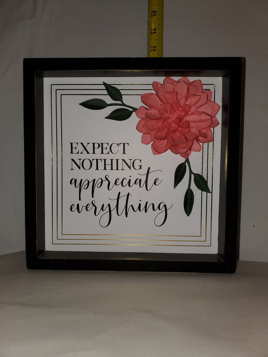 Sign, Appreciate black/white