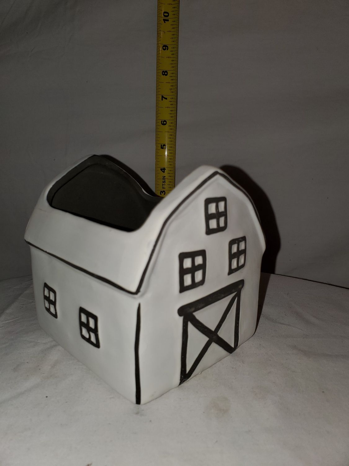 Planter, White Barn black trim