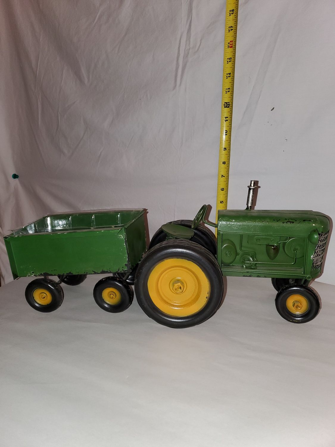 Tractor w/Cart Metal Green