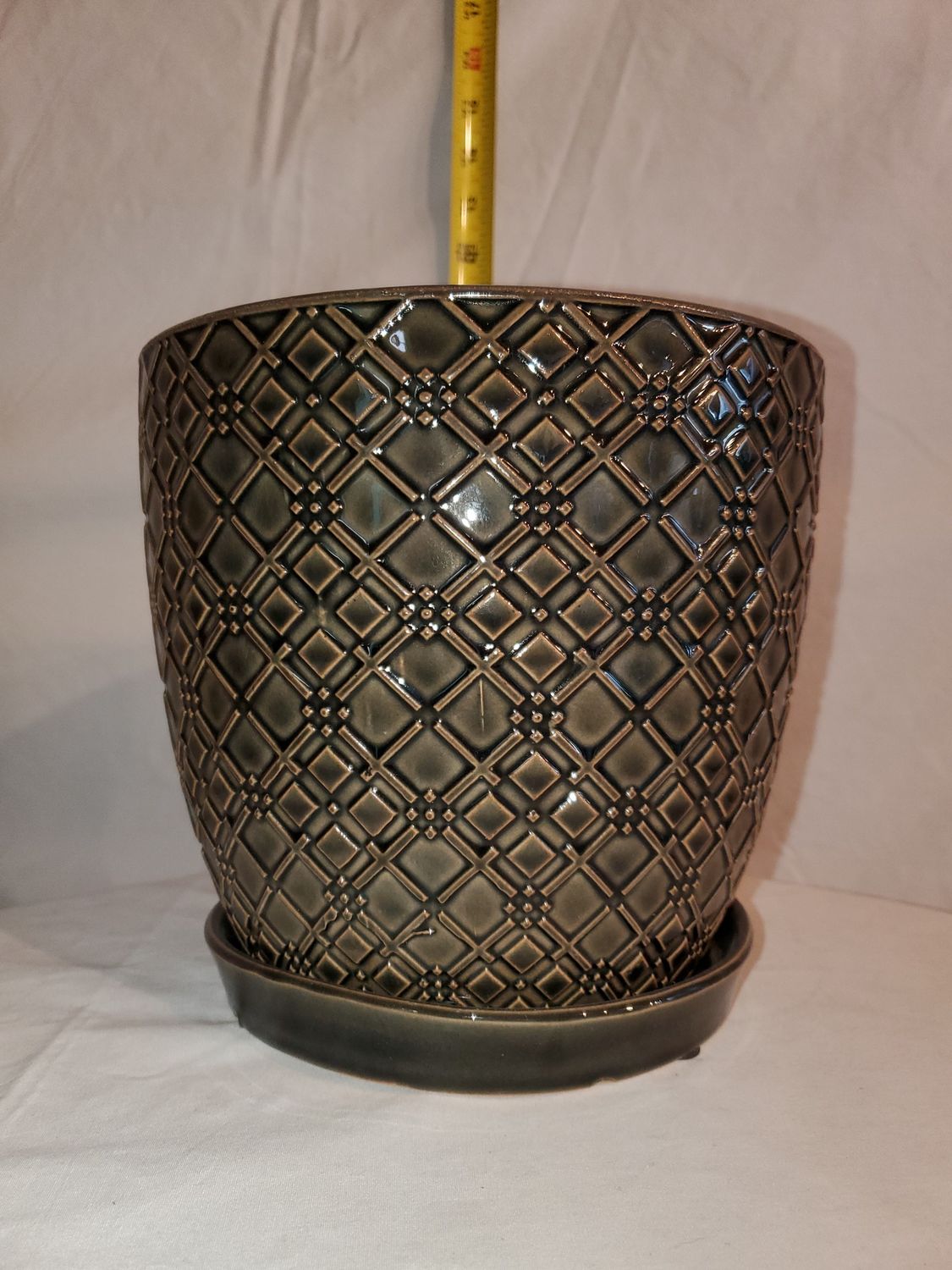 Pot, Black w/Saucer lg laser