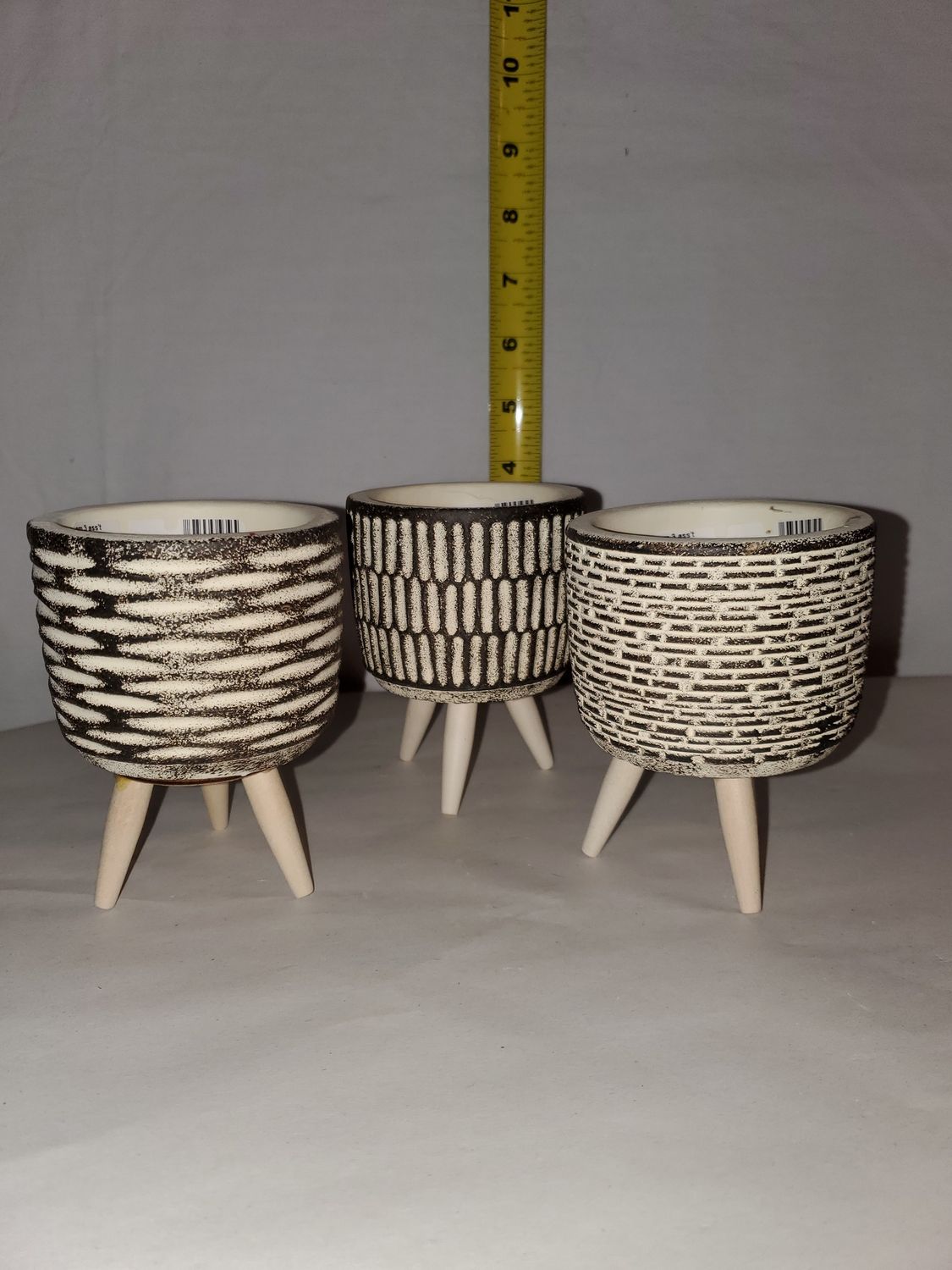 Planter, Footed Embossed sm 3 ass't