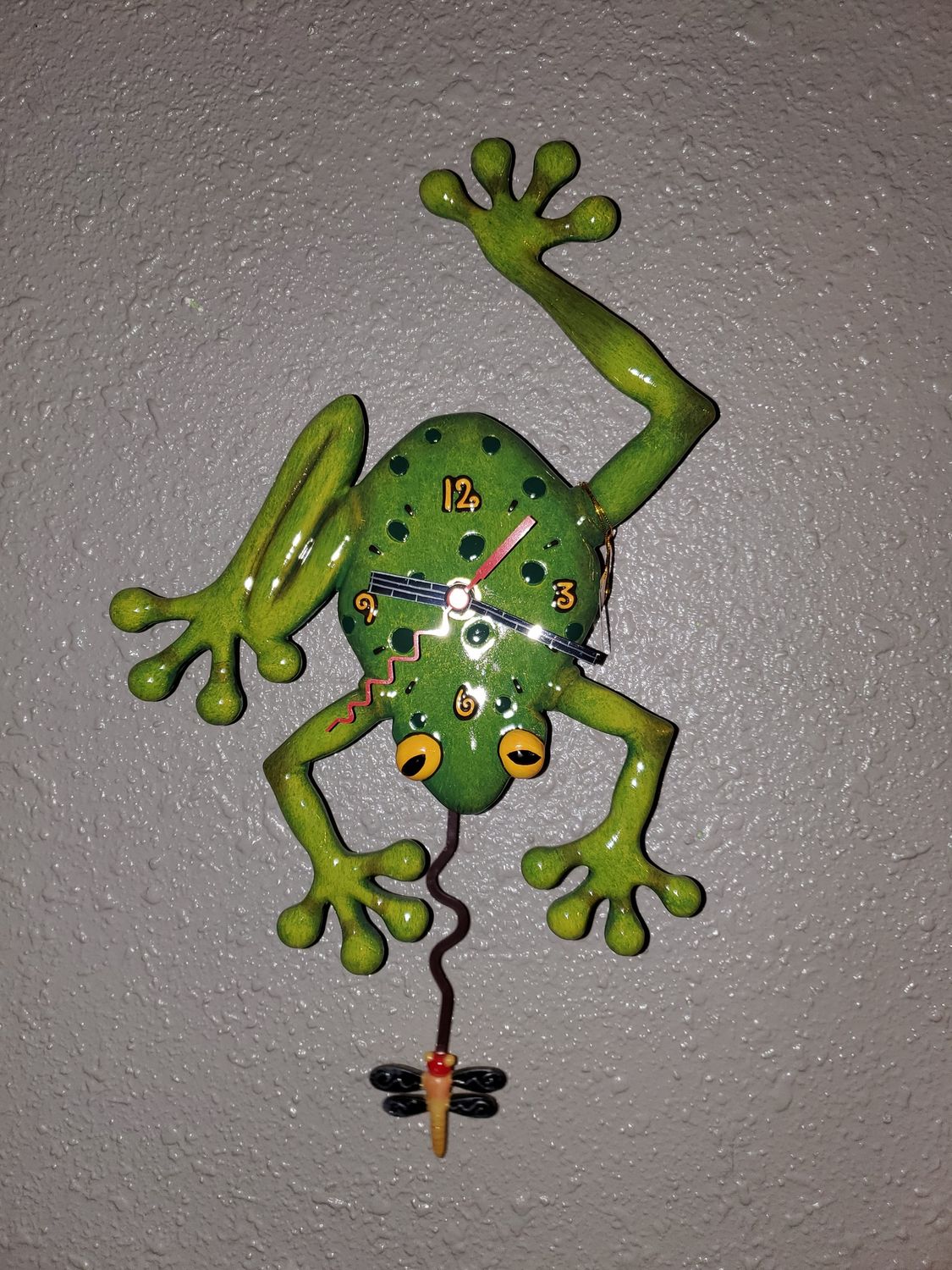 Clock, Frog &amp; Fly wall