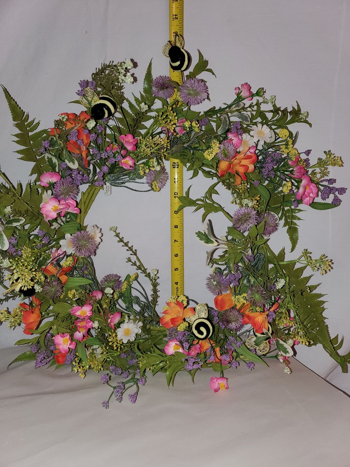 Wreath, Bee w/Summer Bloom 24"