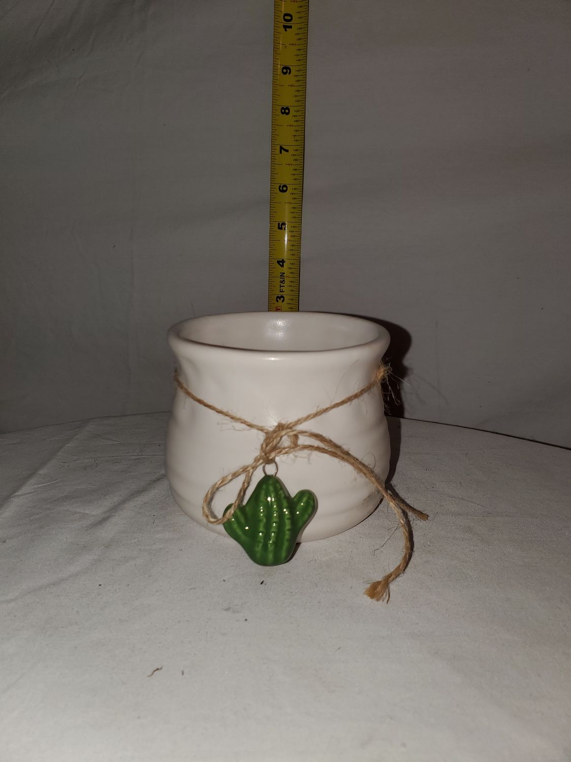 Planter, Green Cactus Charm 3" white