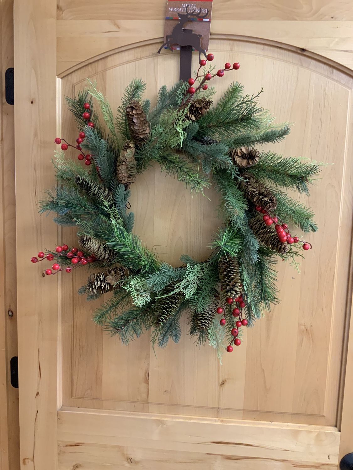 Wreath, Boughs Bry 24"