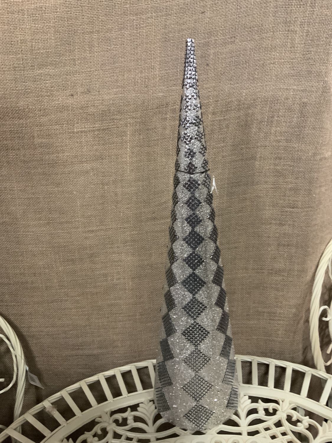 Cone Tree, Art Deco 24" champ