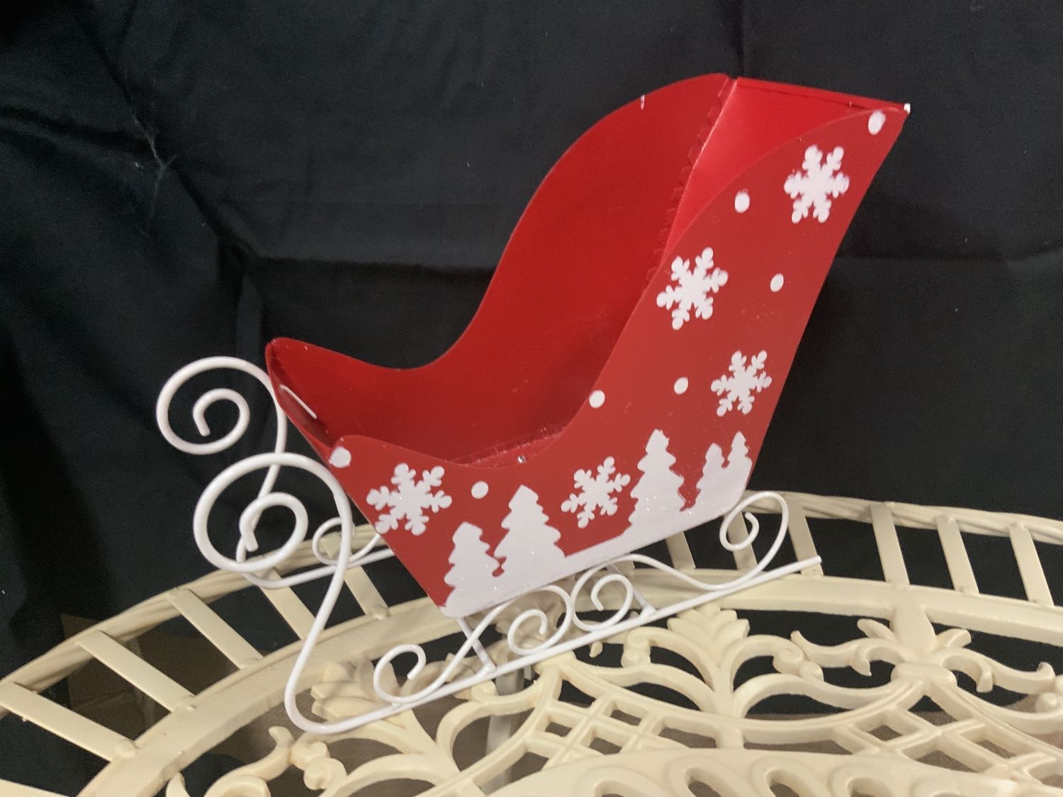 Sleigh, Wht Snowflake Red metal