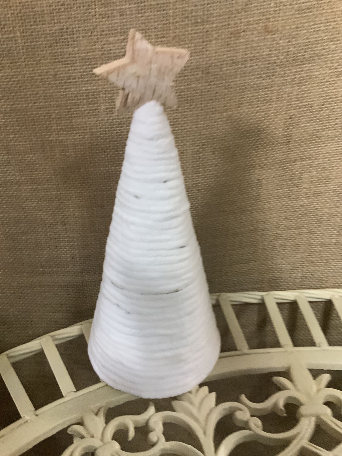 Xmas Tree, White Yarn 10" LED