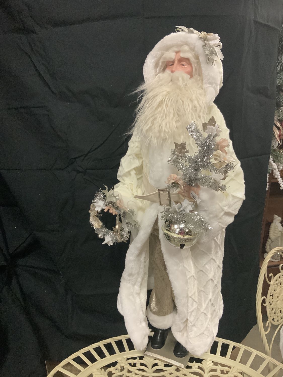 Santa, White w/Wreath&amp;Bells 36"