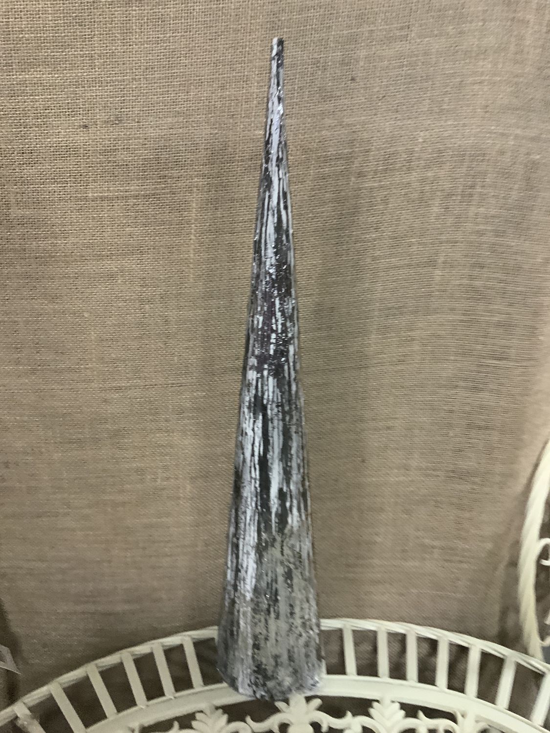 Tree, Cone/Silver Leaf 24" slv leaf