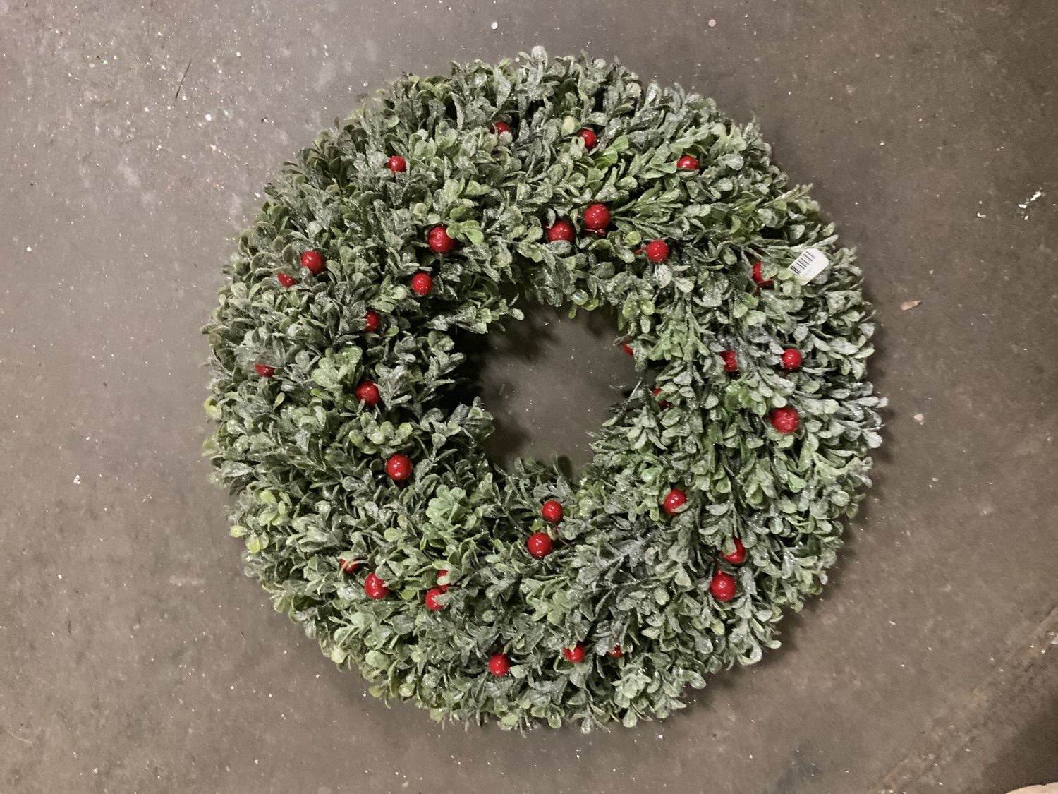 Wreath, Boxwood Berry Frost 16&quot;