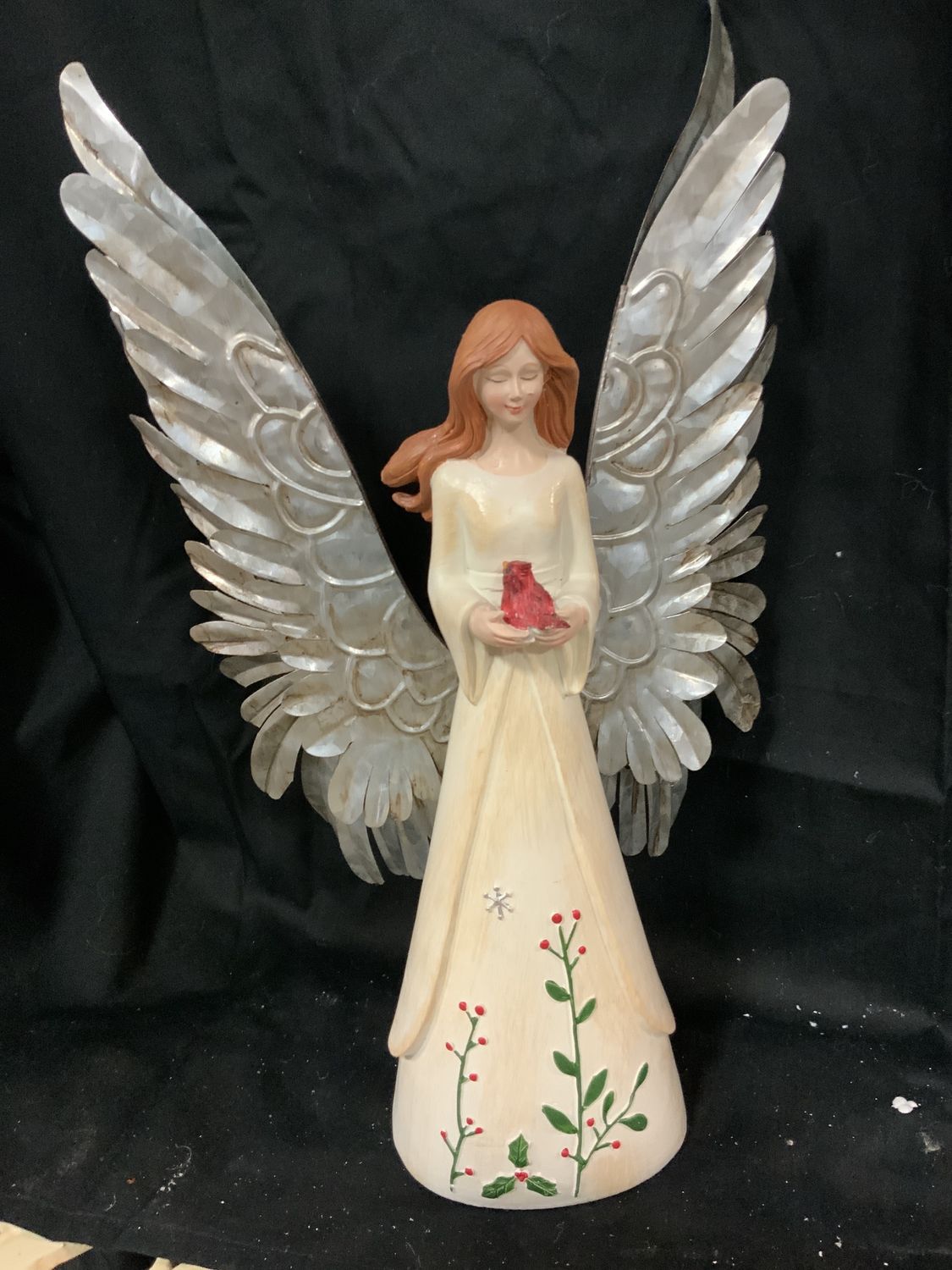 Angel w/Metal Wings w/cardinal