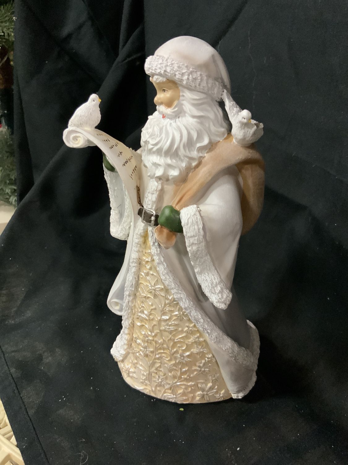 Santa, Gry/Ivry w/silver accent 9" 2 asst