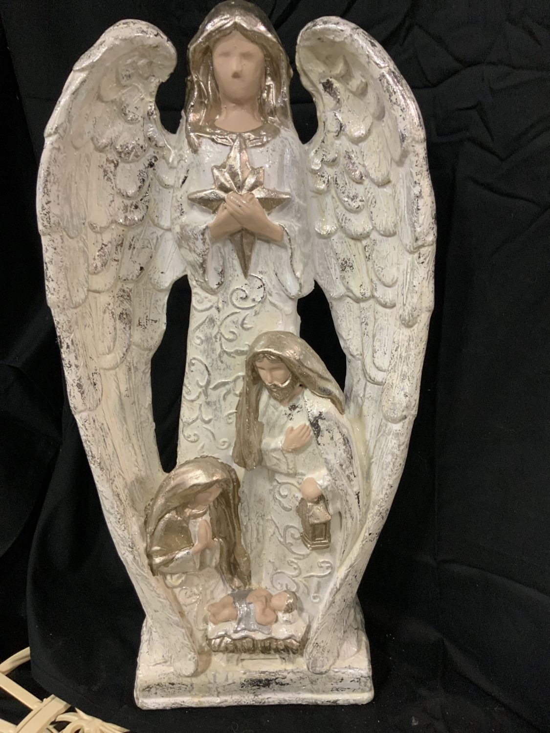Holy Family w/Lg Angel 23.5 Platinu