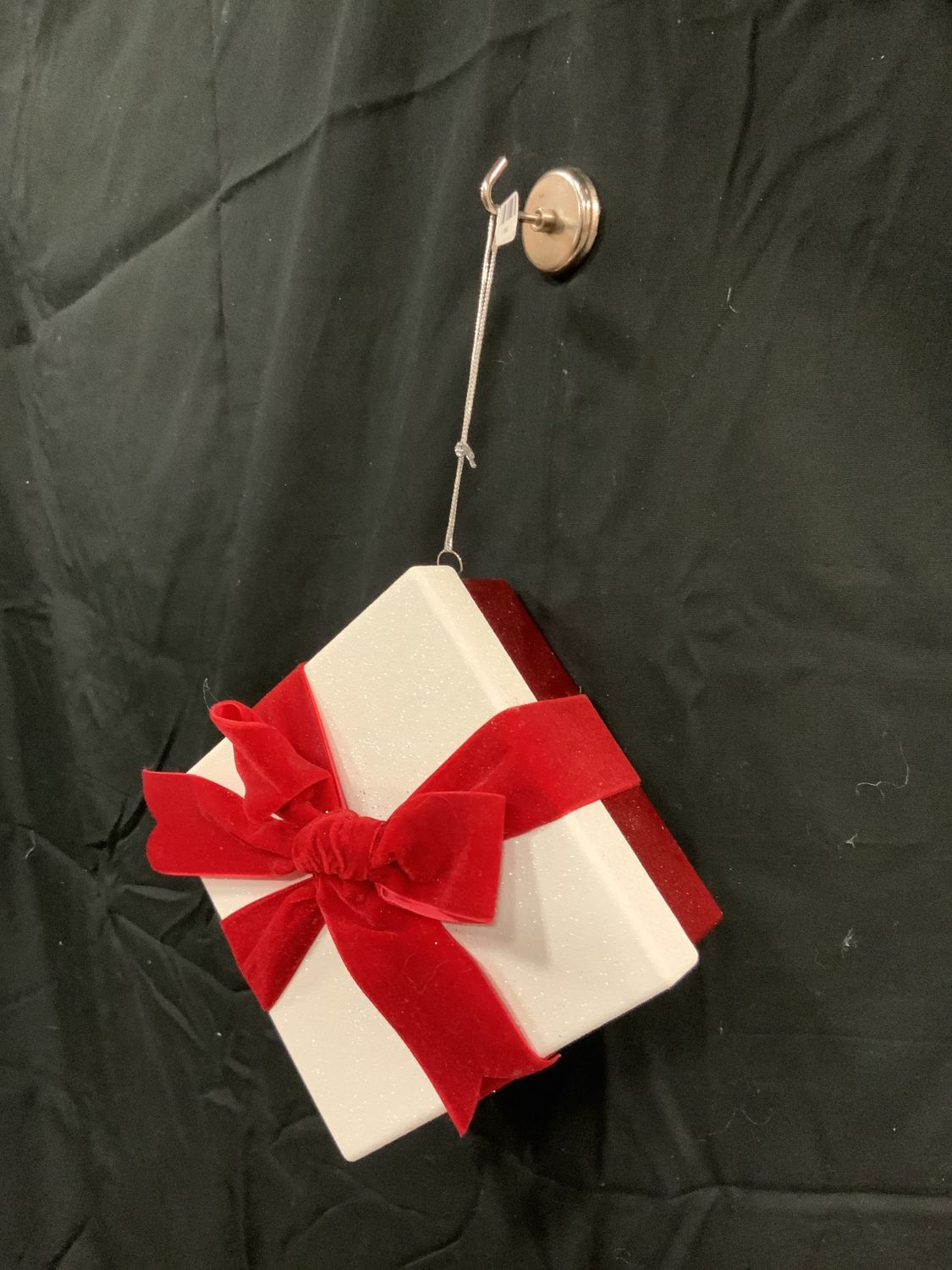 Ornament, Giftbox 6" R/W
