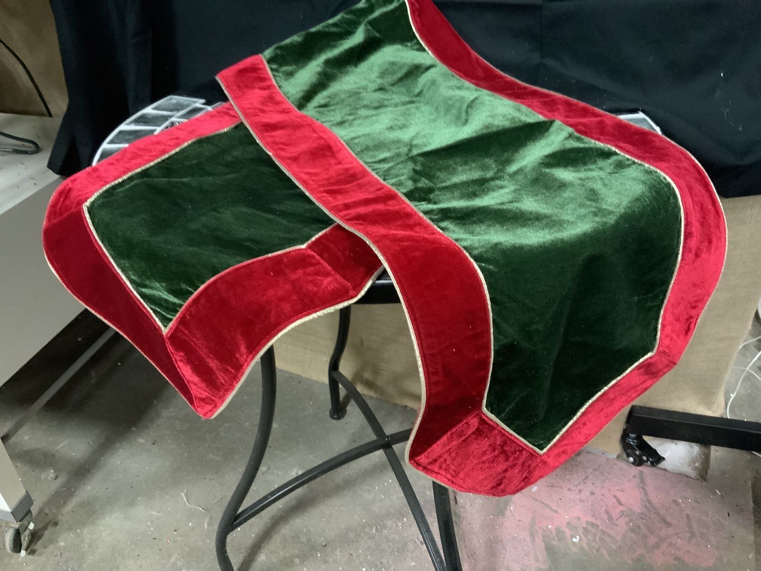 Table Runner, London Holiday red/green