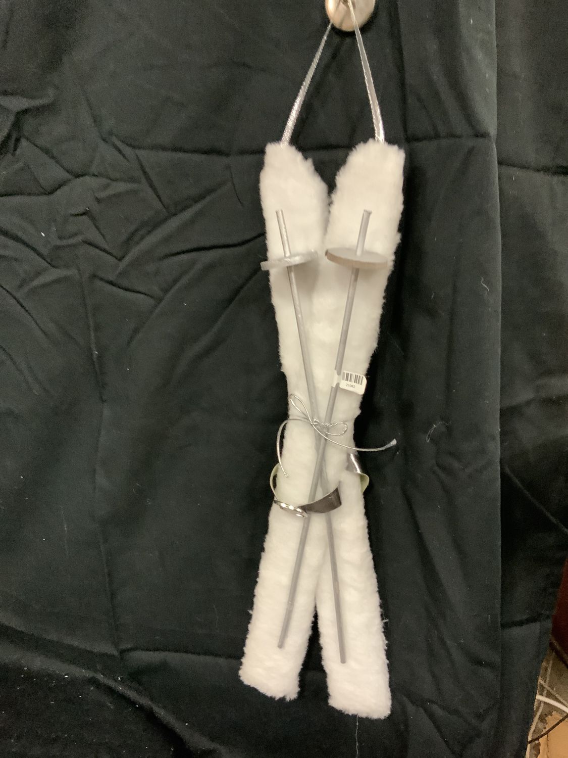 Ornament, Fur Ski's white