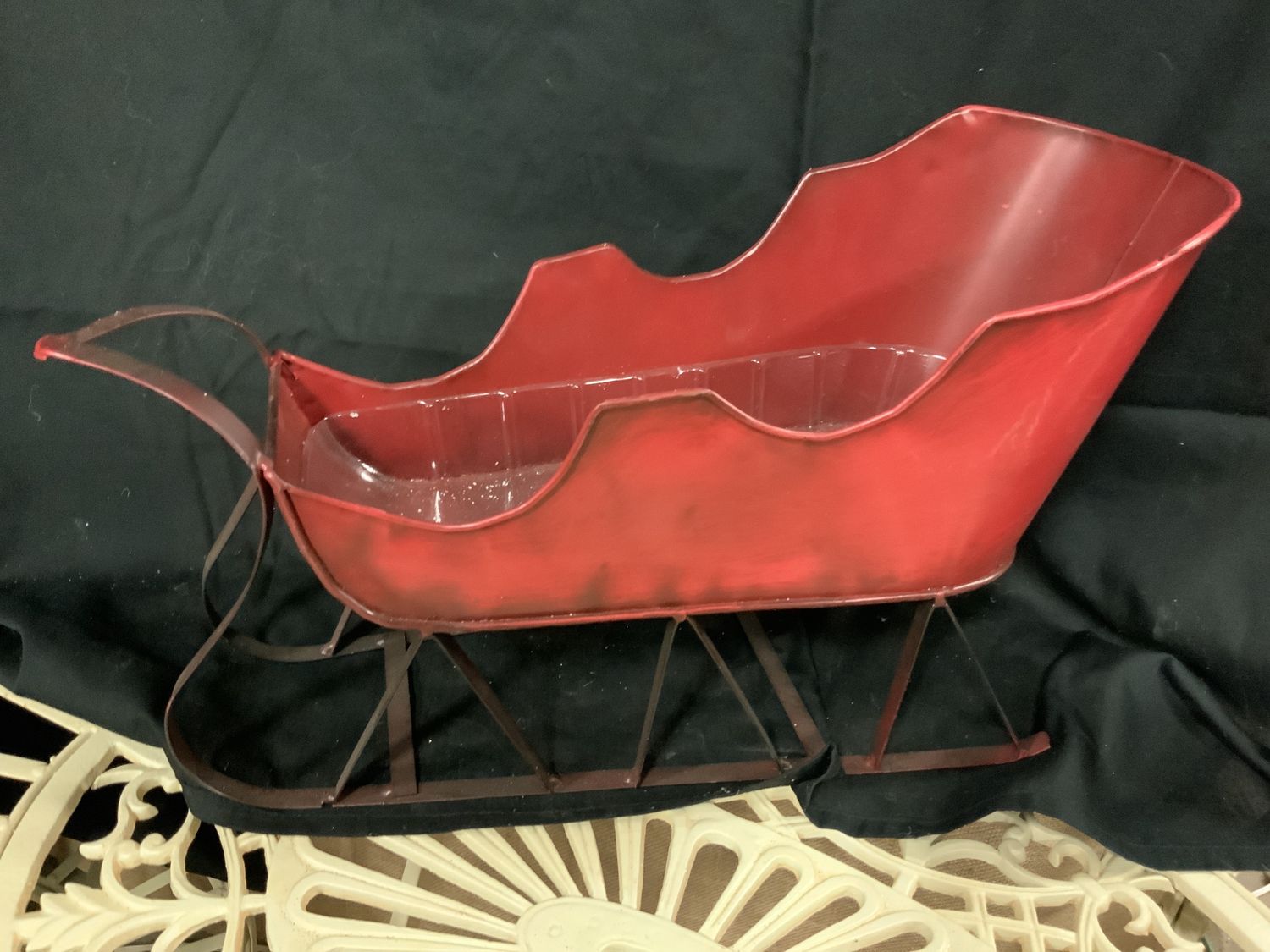 Planter, Red Sleigh 2 asst tin