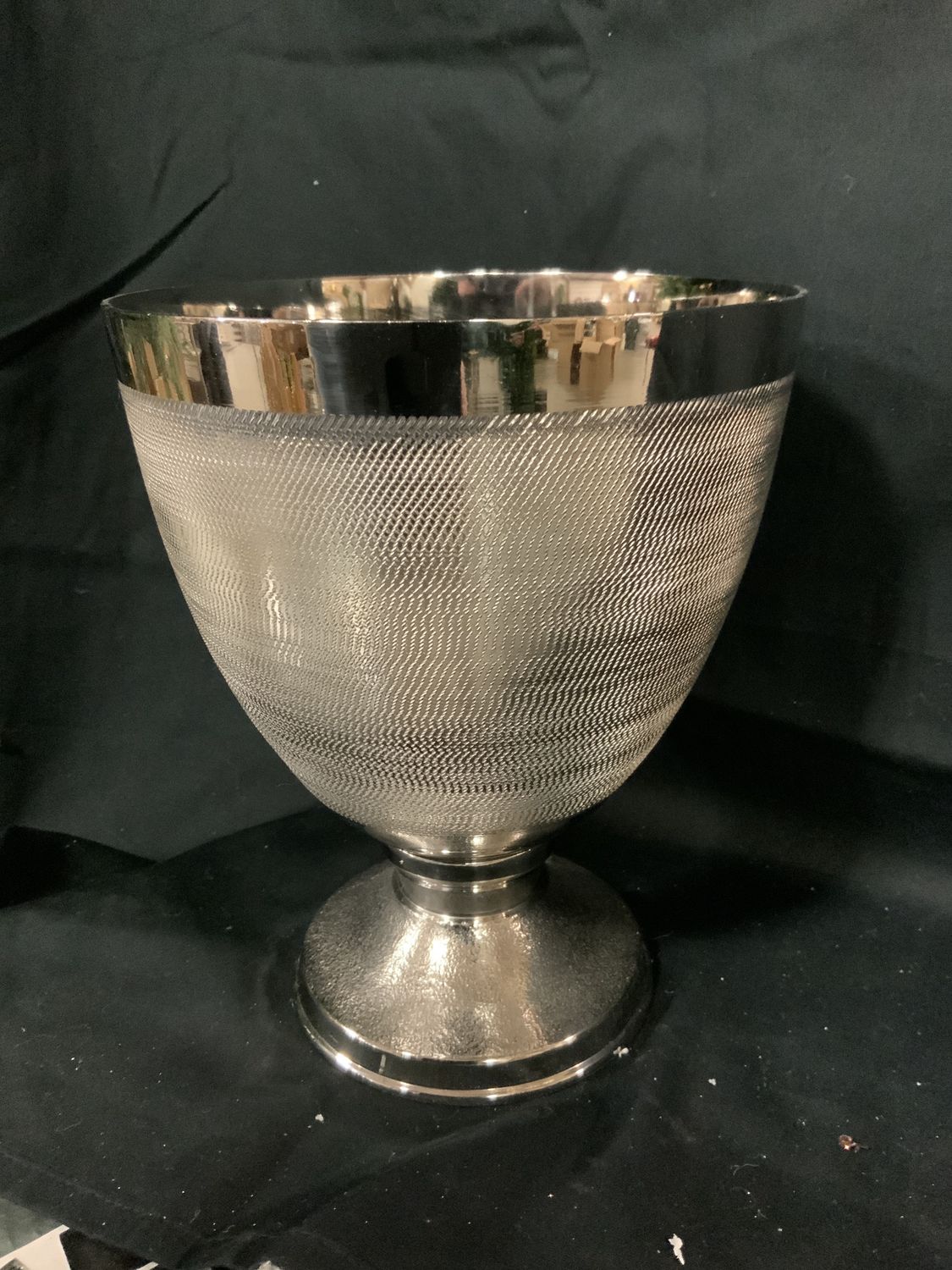 Bowl, Pedestal Aluminum 8.5x7