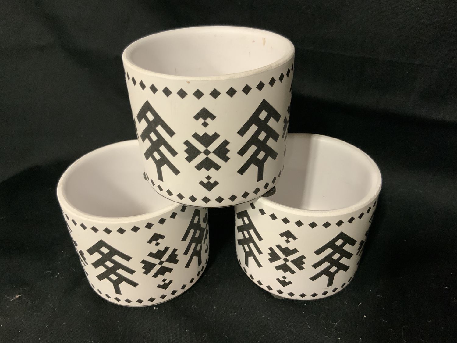 Pot, B/W Trees 2x2