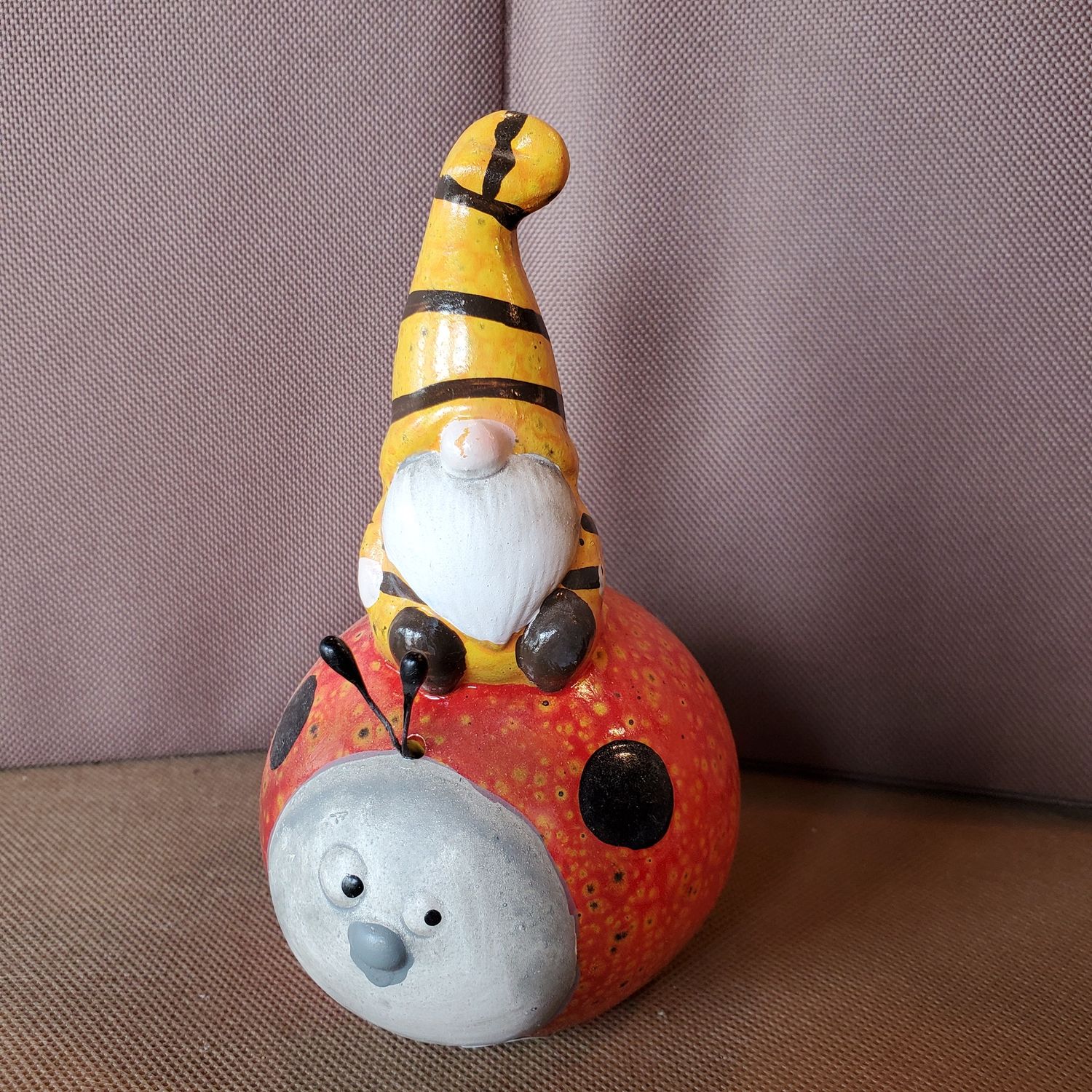 Gnome, Riding Bee/Bug yellow/red
