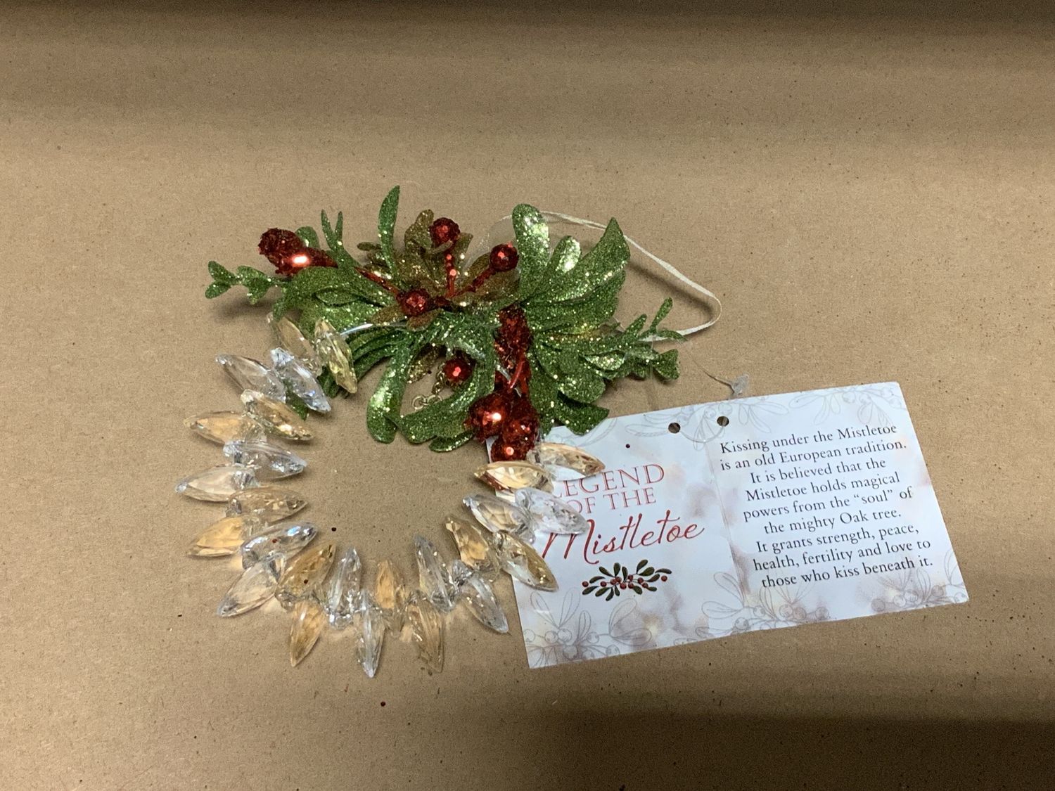 Ornament, Cardinal Wreath 4"