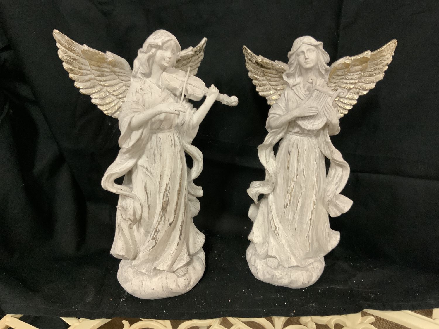 Angel, W/ Instrument white