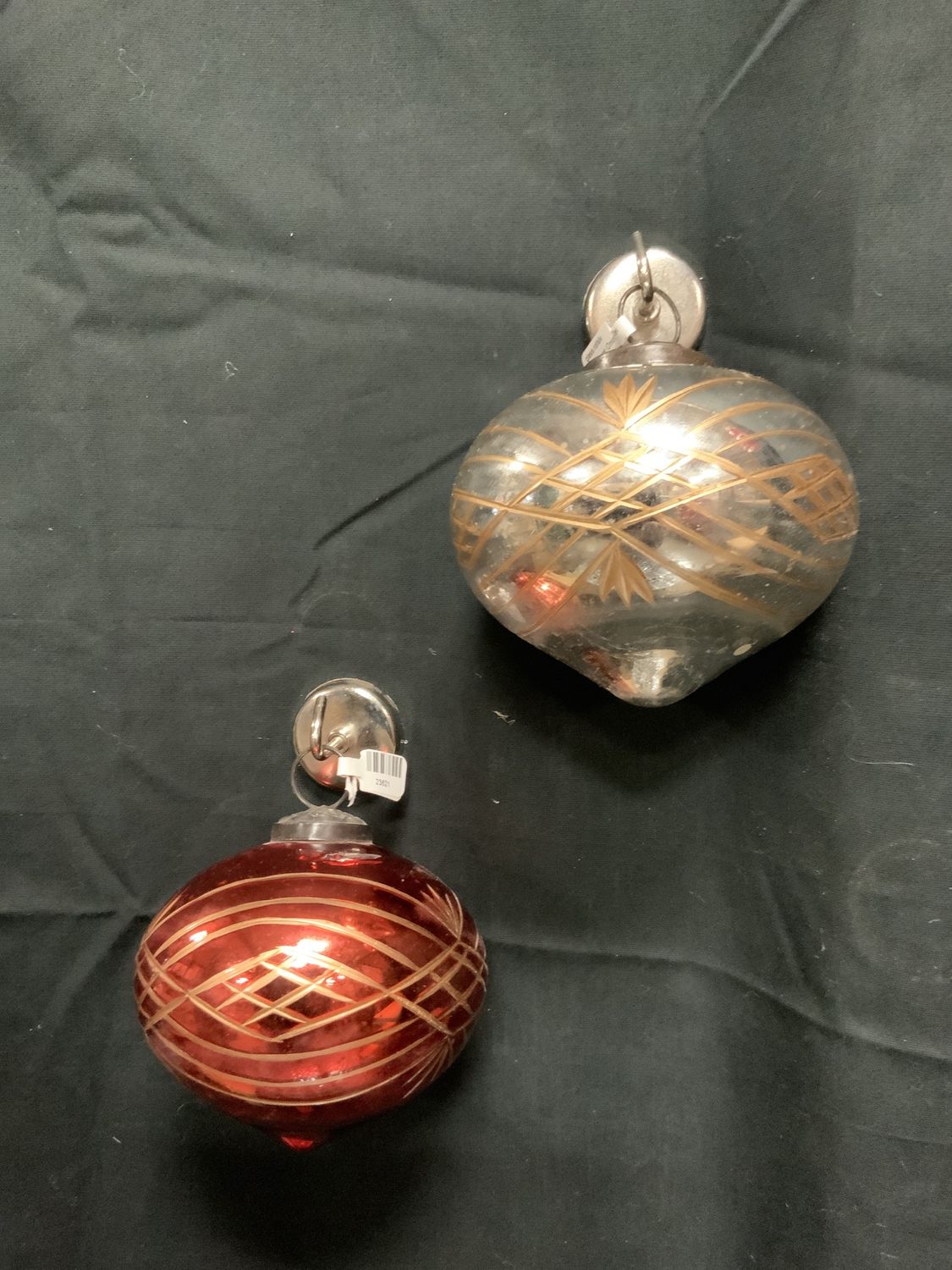 Ornament, Onion Red or Silver glass rd/slv