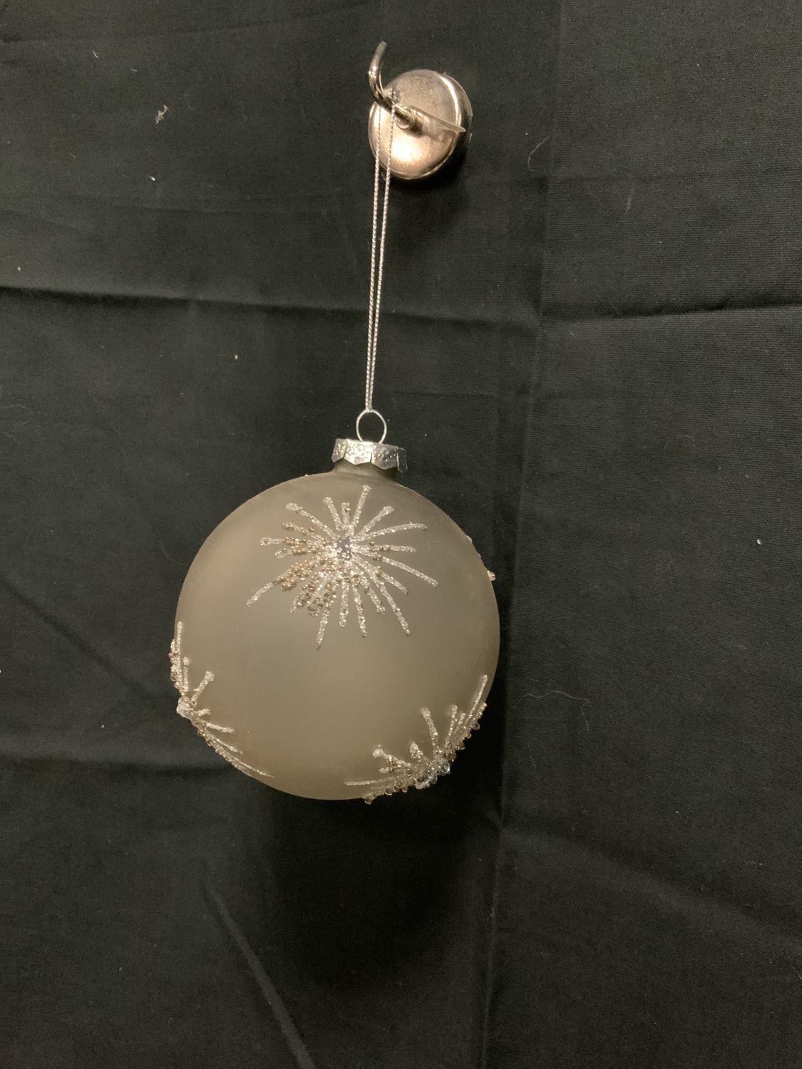 Ornament, Star Burst Beaded 4" gry/slvr
