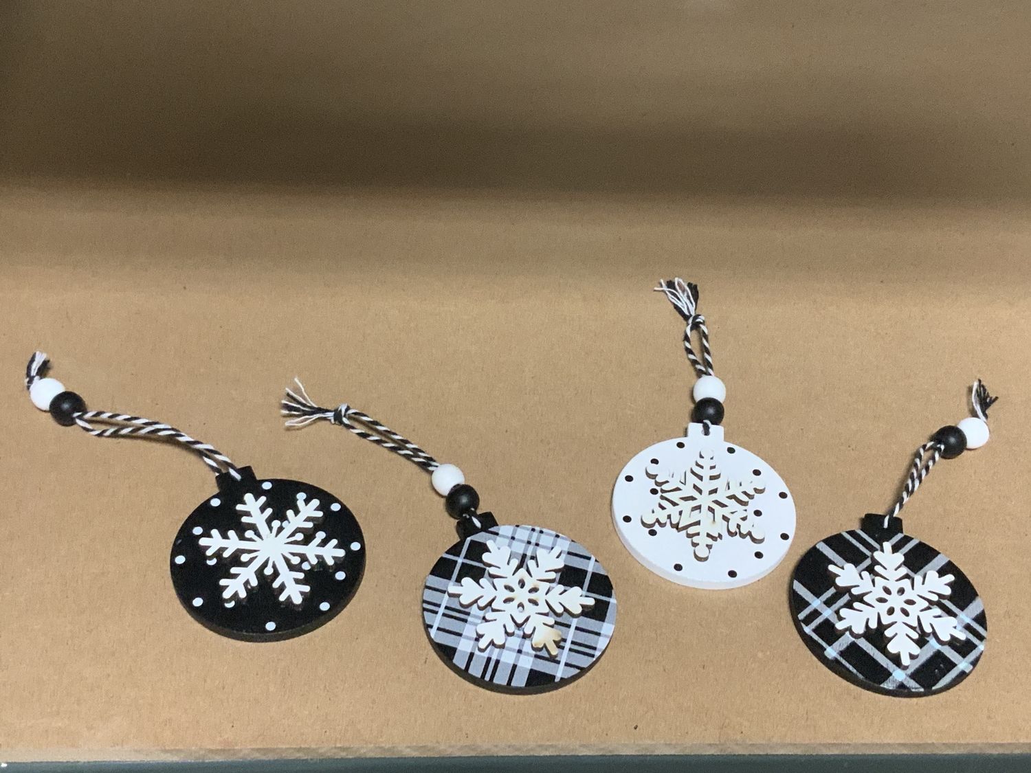 Ornament, Snowflake B/W 2.5" 4 ast