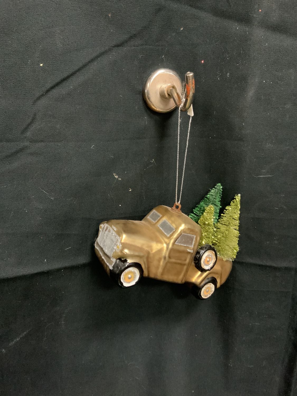 Ornament, Pickup w/Trees 4.5"