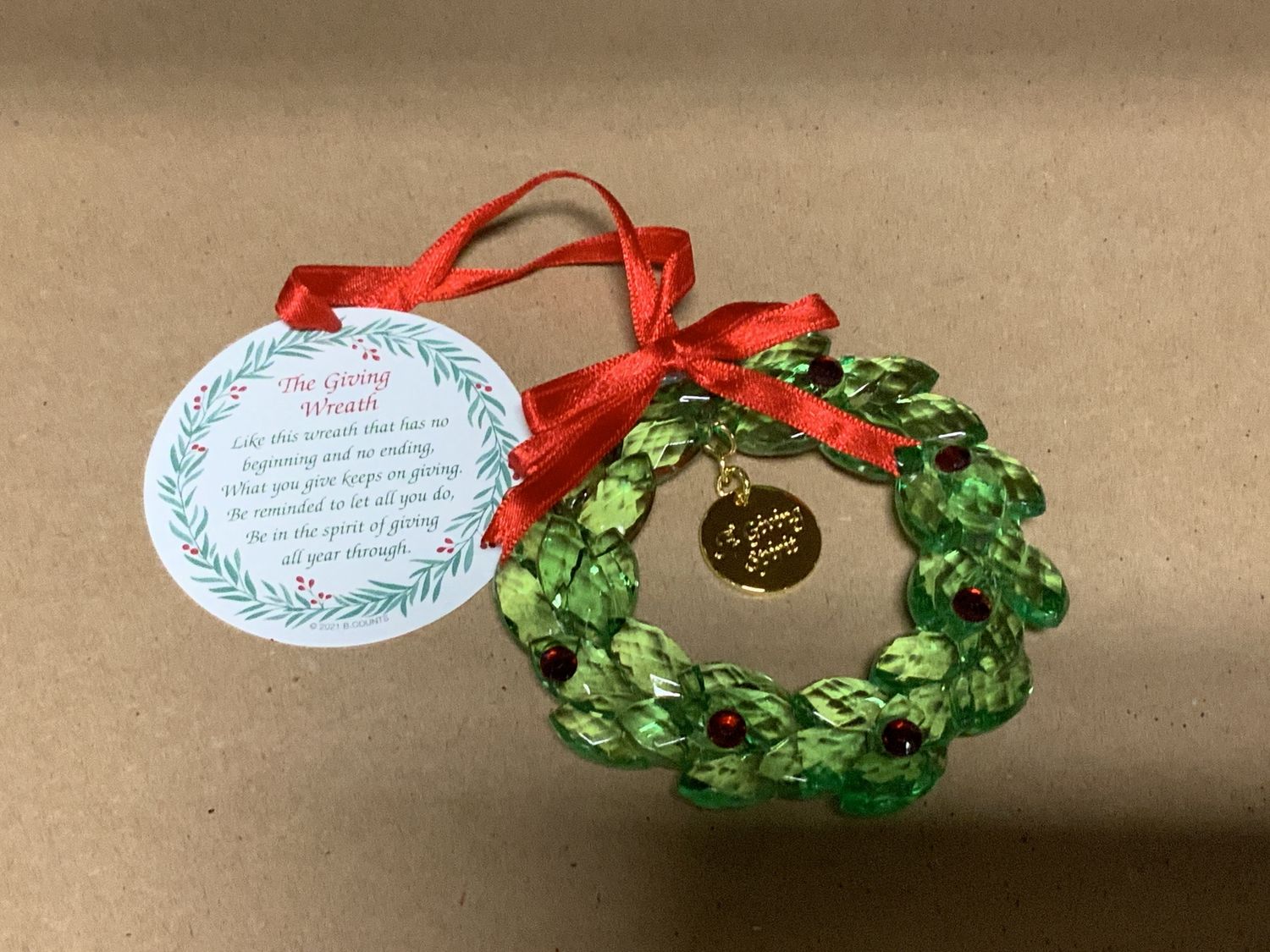 Ornament, Giving Wreath acrylc cryst