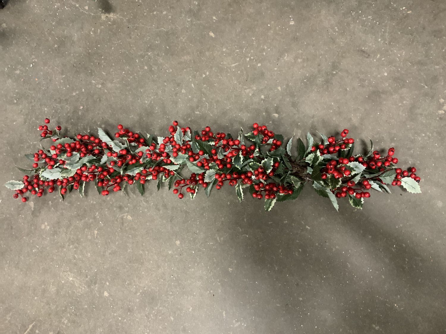 Garland, Berry Mixed Holly 48" red/berr