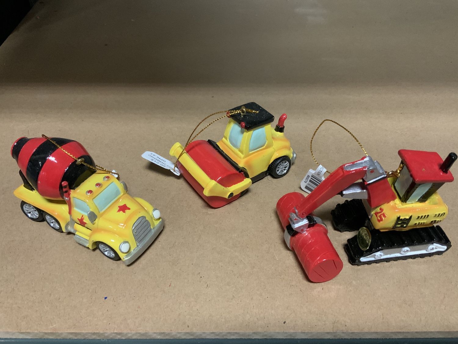 ORNAMENT, CONSTRUCTION VEHICLE 3.8",Red/G