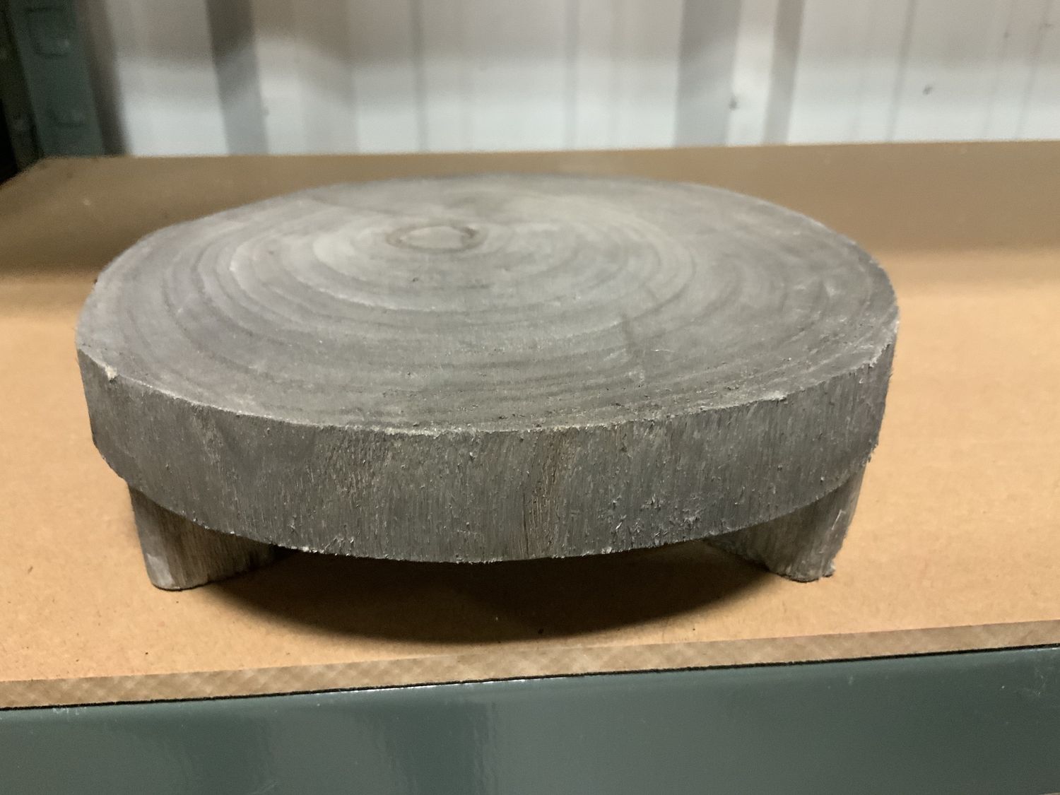 Wood Riser, Grey sm 7"
