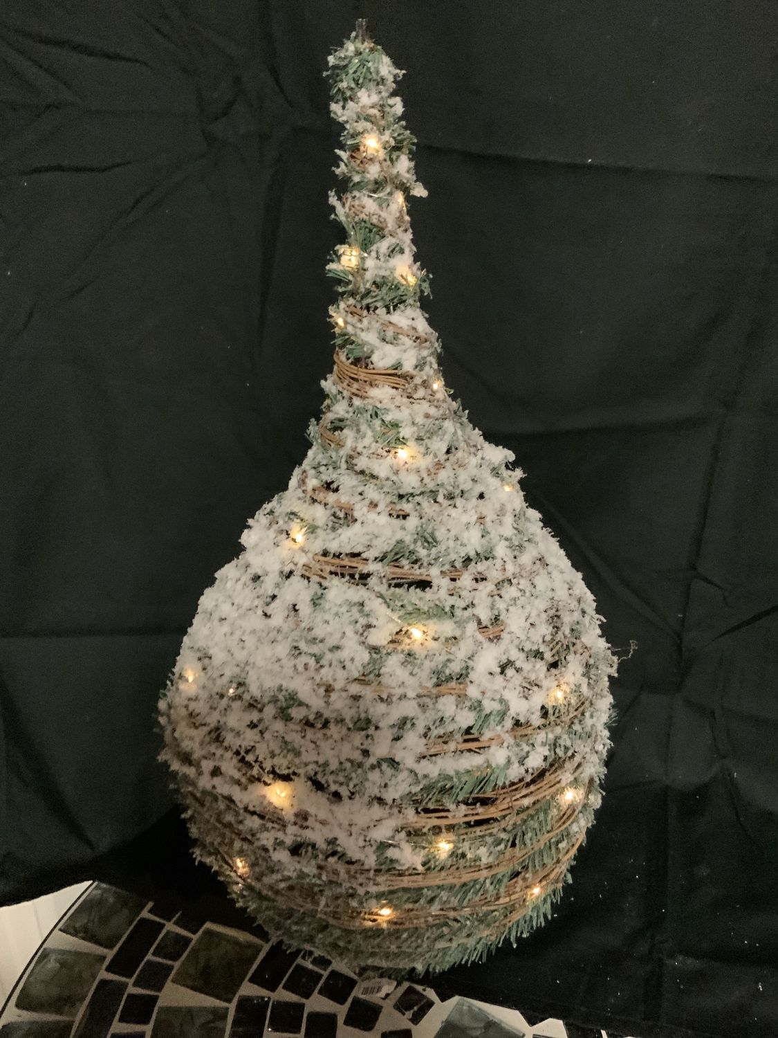 LED Pine Drop, Frosted LG B/O