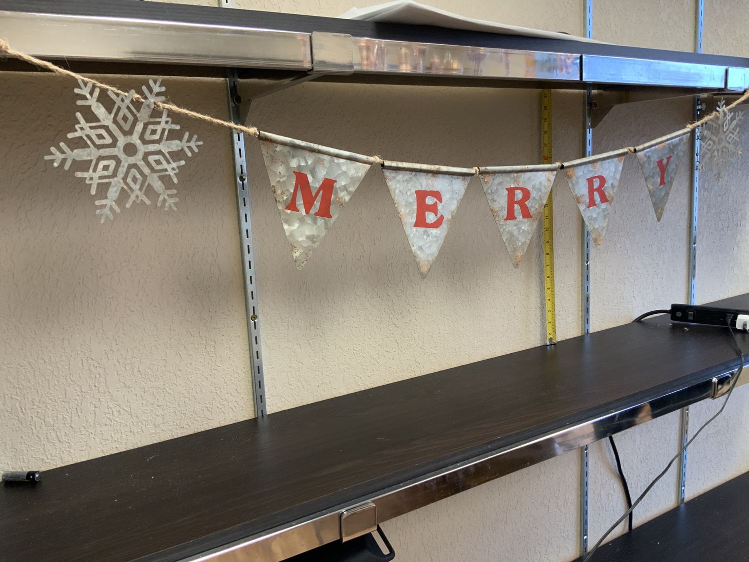 Banner, Metal Xmas triangle asst