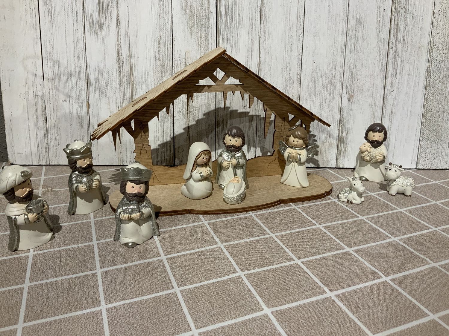 Nativity, White Miniature W/Creche S/10
