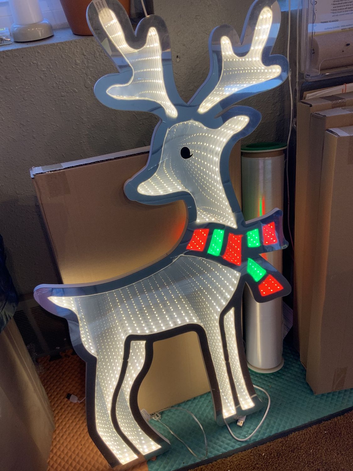 Infinity, LG Deer w/Cord 33"